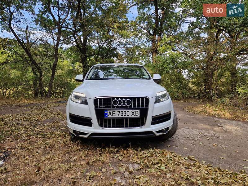 Позашляховик / Кросовер Audi Q7 2014 в Дніпрі
