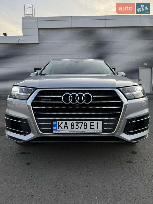 Позашляховик / Кросовер Audi Q7 2018 в Сумах