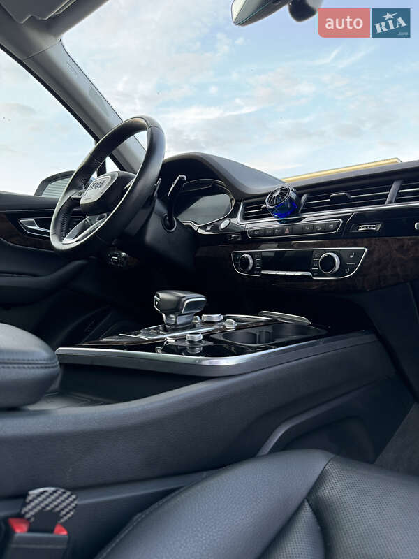 Позашляховик / Кросовер Audi Q7 2018 в Сумах