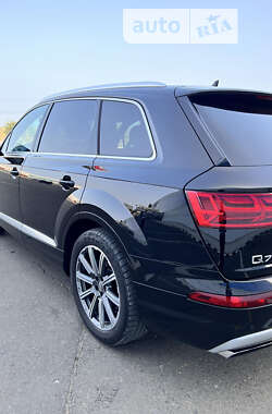 Позашляховик / Кросовер Audi Q7 2016 в Білгороді-Дністровському