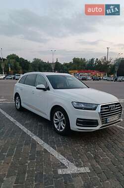 Внедорожник / Кроссовер Audi Q7 2017 в 