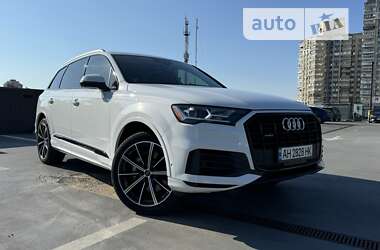 Внедорожник / Кроссовер Audi Q7 2020 в Киеве