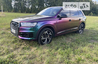Позашляховик / Кросовер Audi Q7 2017 в 