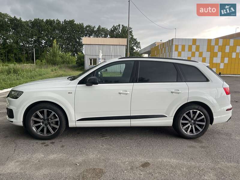 Позашляховик / Кросовер Audi Q7 2018 в Києві