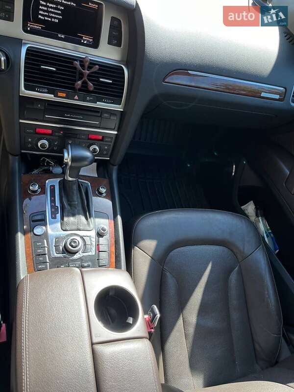 Внедорожник / Кроссовер Audi Q7 2012 в Павлограде