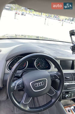 Внедорожник / Кроссовер Audi Q7 2015 в 