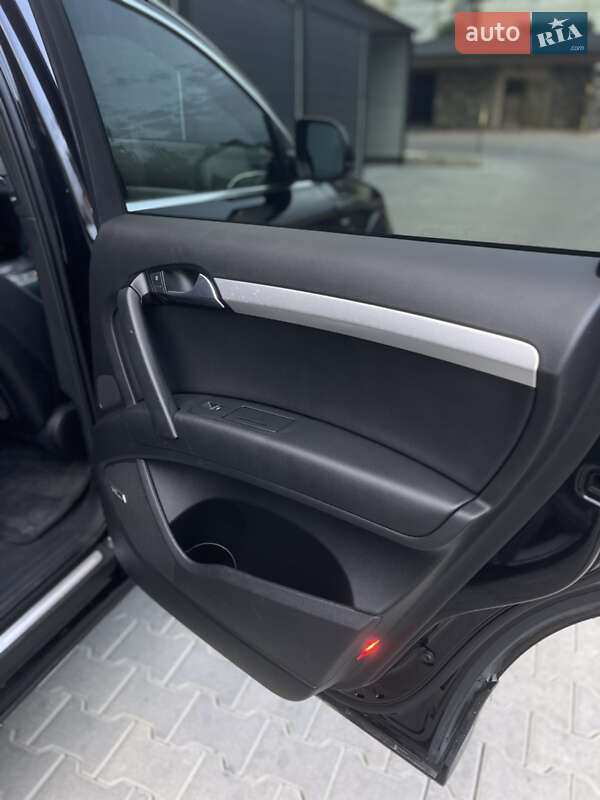 Позашляховик / Кросовер Audi Q7 2015 в Чернівцях фото 4 Позашляховик / Кросовер Audi Q7 2015 в Чернівцях