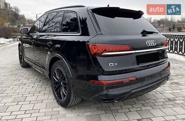 Внедорожник / Кроссовер Audi Q7 2020 в 