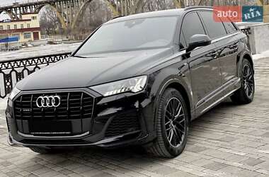 Внедорожник / Кроссовер Audi Q7 2020 в 