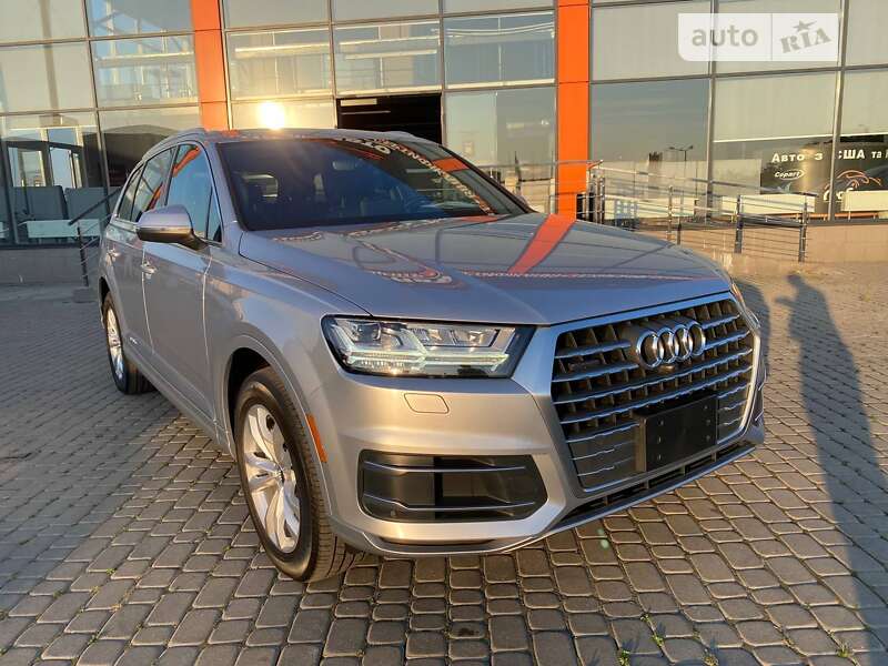 Audi Q7 