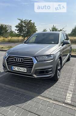 Позашляховик / Кросовер Audi Q7 2016 в Львові