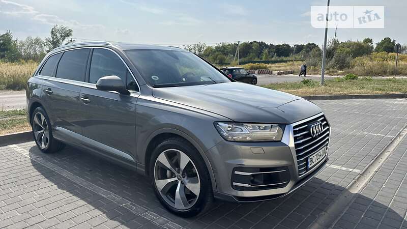 Позашляховик / Кросовер Audi Q7 2016 в Львові