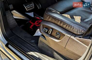 Позашляховик / Кросовер Audi Q7 2012 в 