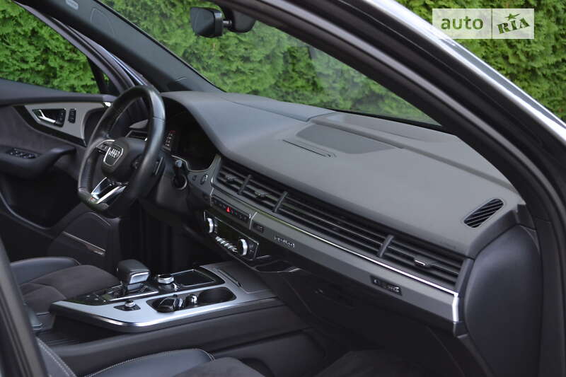 Позашляховик / Кросовер Audi Q7 2019 в Рівному