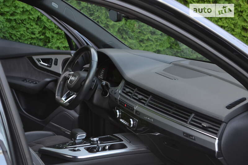 Позашляховик / Кросовер Audi Q7 2019 в Рівному