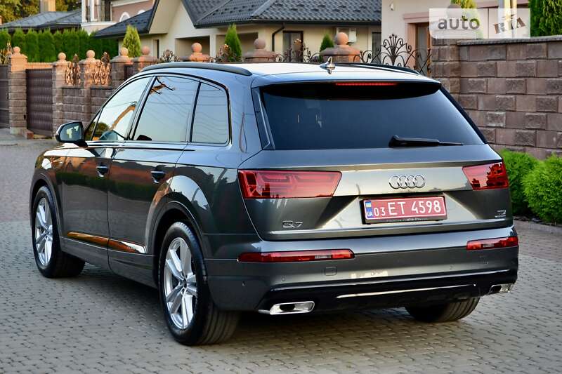 Позашляховик / Кросовер Audi Q7 2019 в Рівному