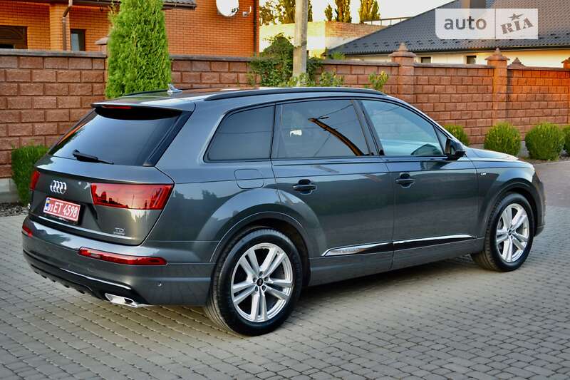 Позашляховик / Кросовер Audi Q7 2019 в Рівному