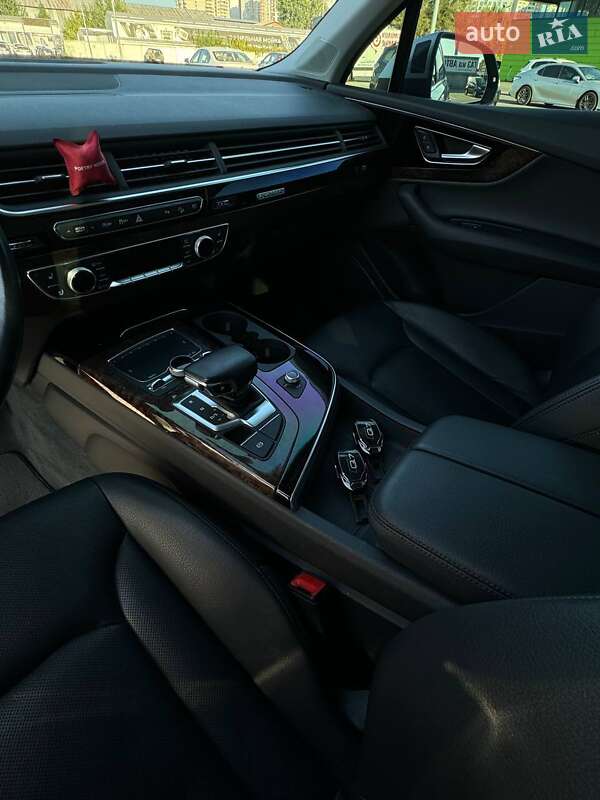 Позашляховик / Кросовер Audi Q7 2017 в Києві фото 16 Позашляховик / Кросовер Audi Q7 2017 в Києві