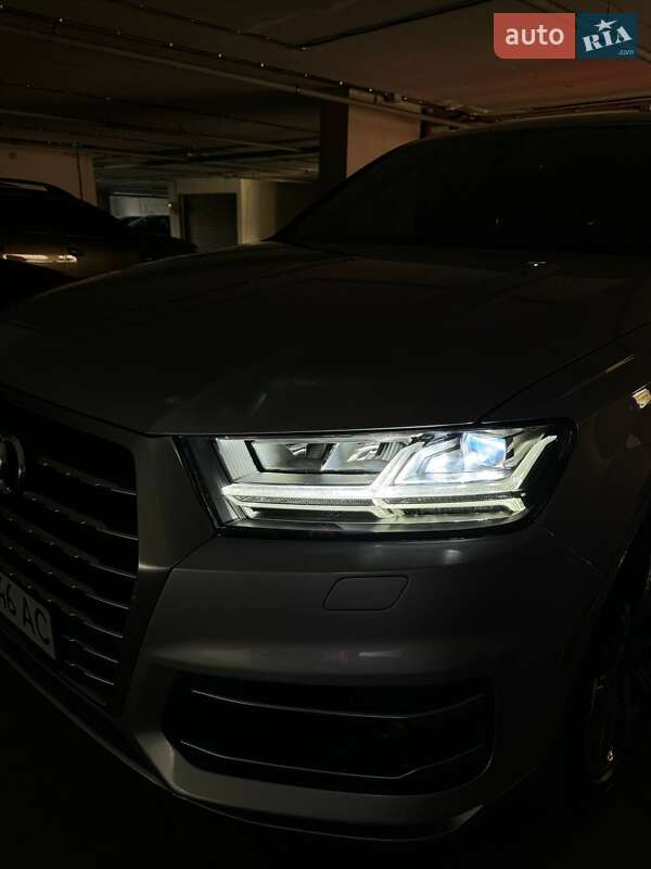 Позашляховик / Кросовер Audi Q7 2017 в Києві фото 37 Позашляховик / Кросовер Audi Q7 2017 в Києві