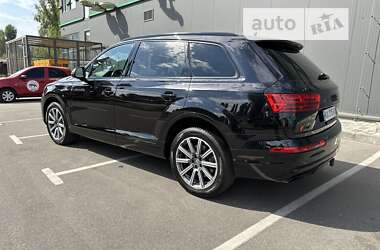 Внедорожник / Кроссовер Audi Q7 2018 в 