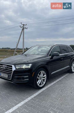 Внедорожник / Кроссовер Audi Q7 2017 в 
