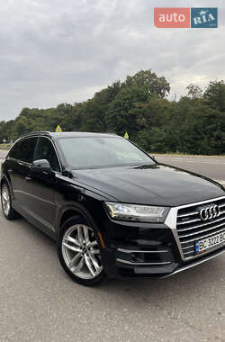 Внедорожник / Кроссовер Audi Q7 2017 в 