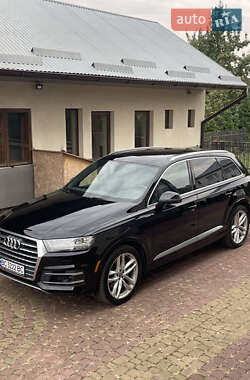 Внедорожник / Кроссовер Audi Q7 2017 в 