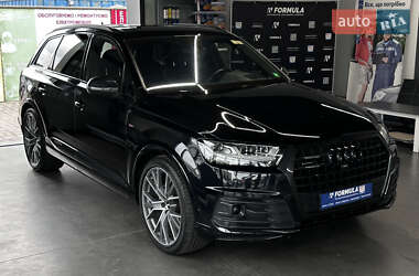 Внедорожник / Кроссовер Audi Q7 2017 в Нововолынске