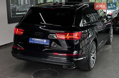 Внедорожник / Кроссовер Audi Q7 2017 в Нововолынске