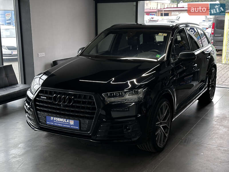 Внедорожник / Кроссовер Audi Q7 2017 в Нововолынске