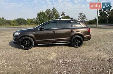 Позашляховик / Кросовер Audi Q7 2013 в 
