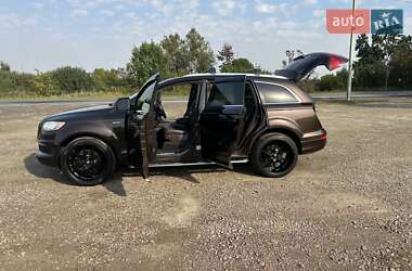 Позашляховик / Кросовер Audi Q7 2013 в 