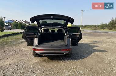 Позашляховик / Кросовер Audi Q7 2013 в 