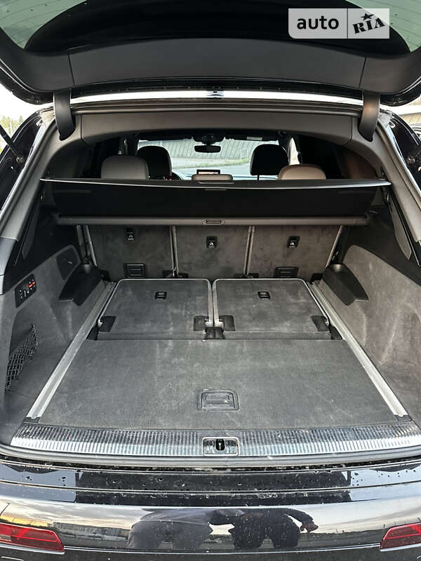 Позашляховик / Кросовер Audi Q7 2015 в Львові