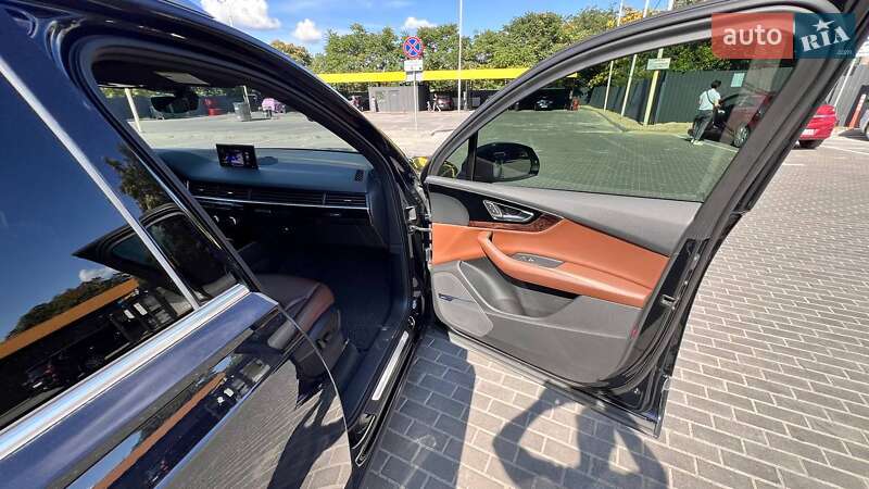 Позашляховик / Кросовер Audi Q7 2017 в Дніпрі