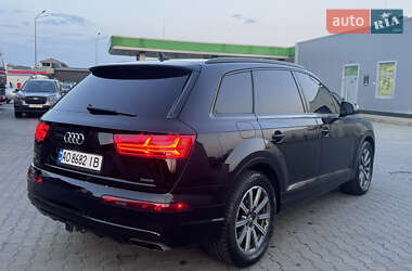 Позашляховик / Кросовер Audi Q7 2017 в Мукачевому