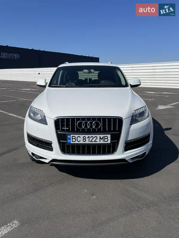 Внедорожник / Кроссовер Audi Q7 2015 в 