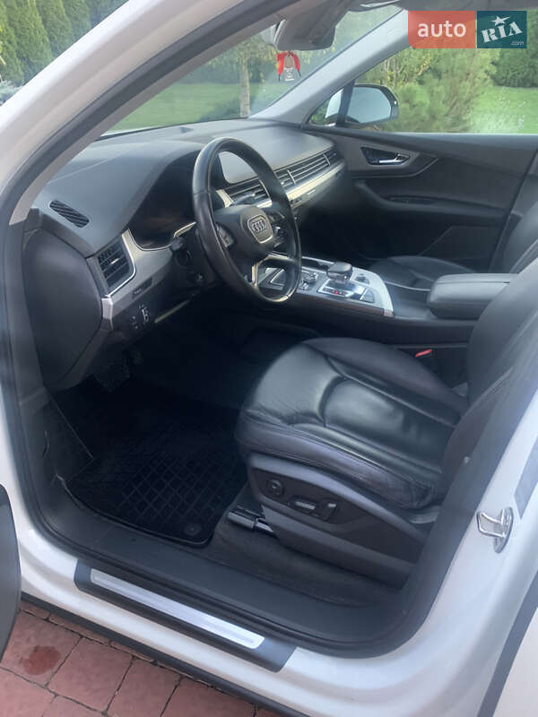 Внедорожник / Кроссовер Audi Q7 2015 в Тернополе