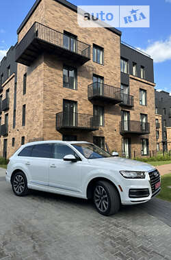 Позашляховик / Кросовер Audi Q7 2016 в 
