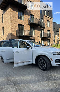 Позашляховик / Кросовер Audi Q7 2016 в 