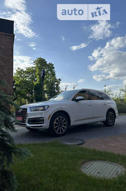 Позашляховик / Кросовер Audi Q7 2016 в 