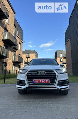 Позашляховик / Кросовер Audi Q7 2016 в 
