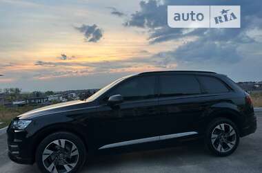 Позашляховик / Кросовер Audi Q7 2015 в Рівному