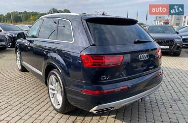 Позашляховик / Кросовер Audi Q7 2016 в 