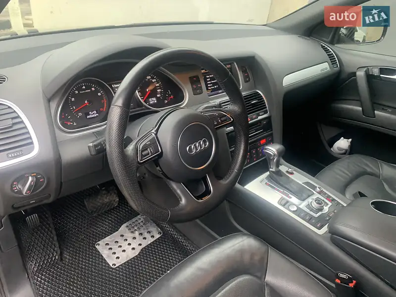 Внедорожник / Кроссовер Audi Q7 2013 в 