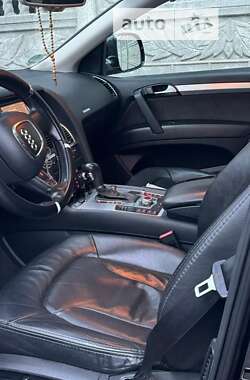 Позашляховик / Кросовер Audi Q7 2009 в 