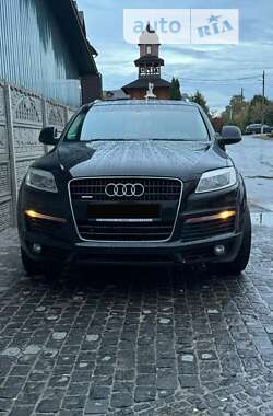Позашляховик / Кросовер Audi Q7 2009 в 
