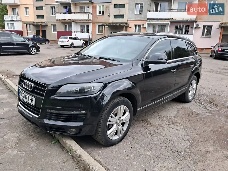 Внедорожник / Кроссовер Audi Q7 2010 в 