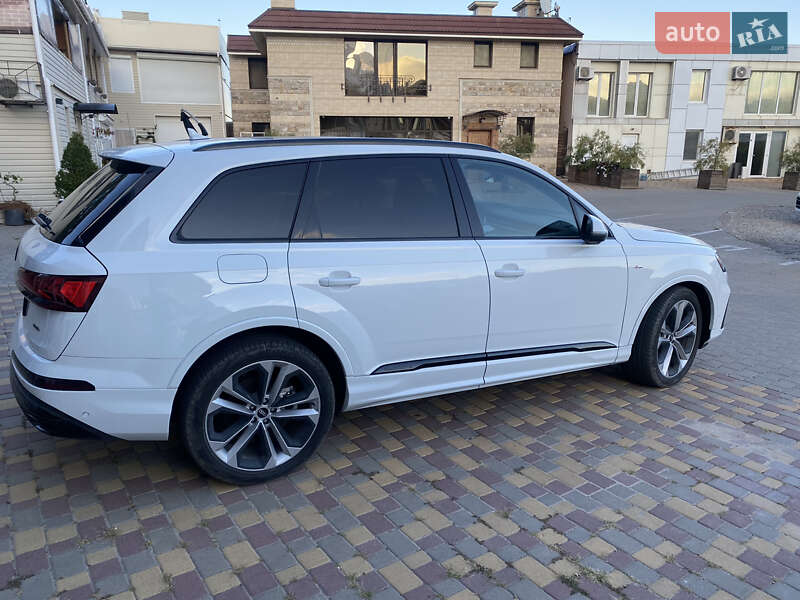 Позашляховик / Кросовер Audi Q7 2020 в Одесі