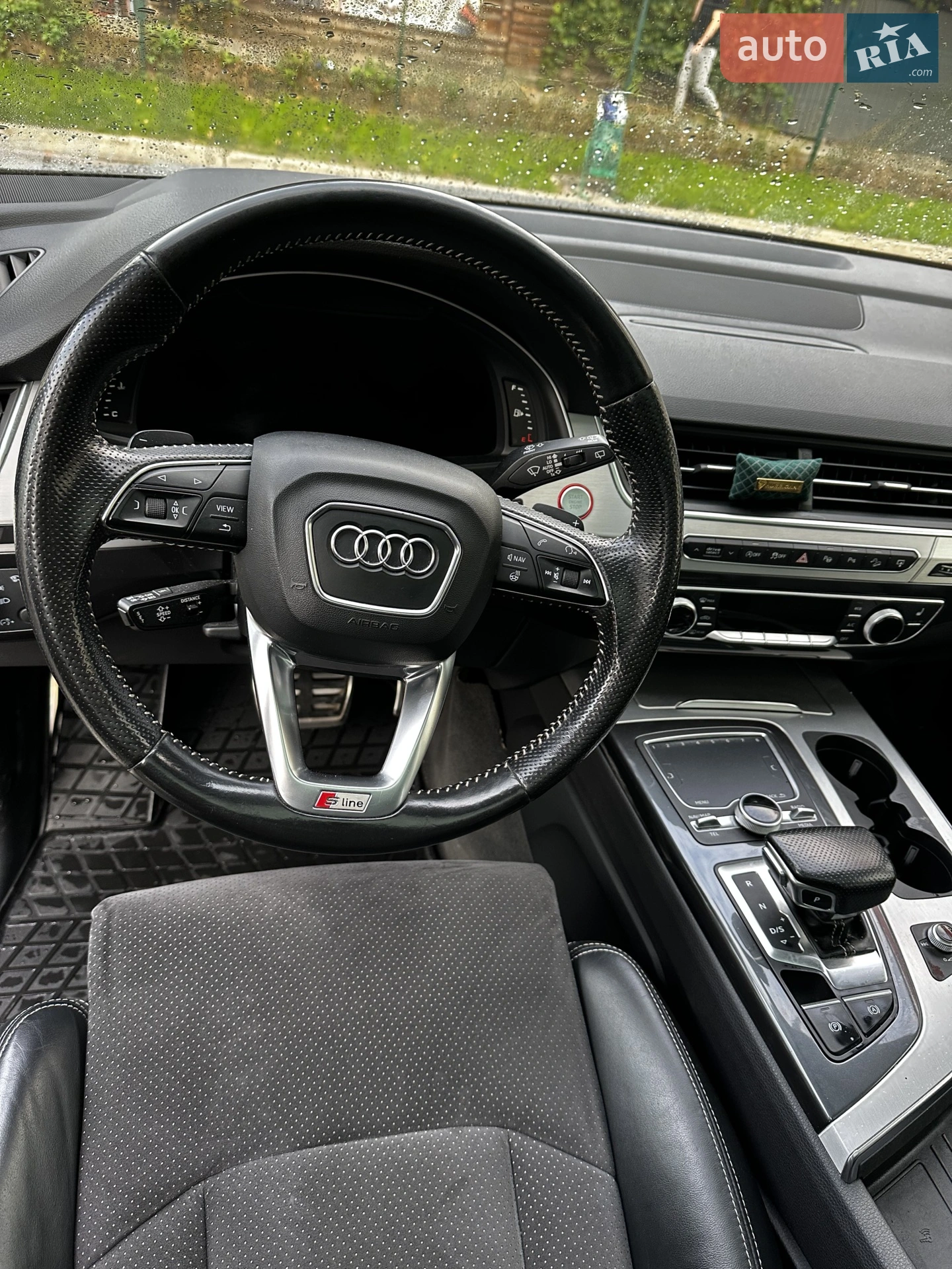 Audi Q7 2017 VIN WA1LAAF70HD046205 фото оголошення 4 з 17